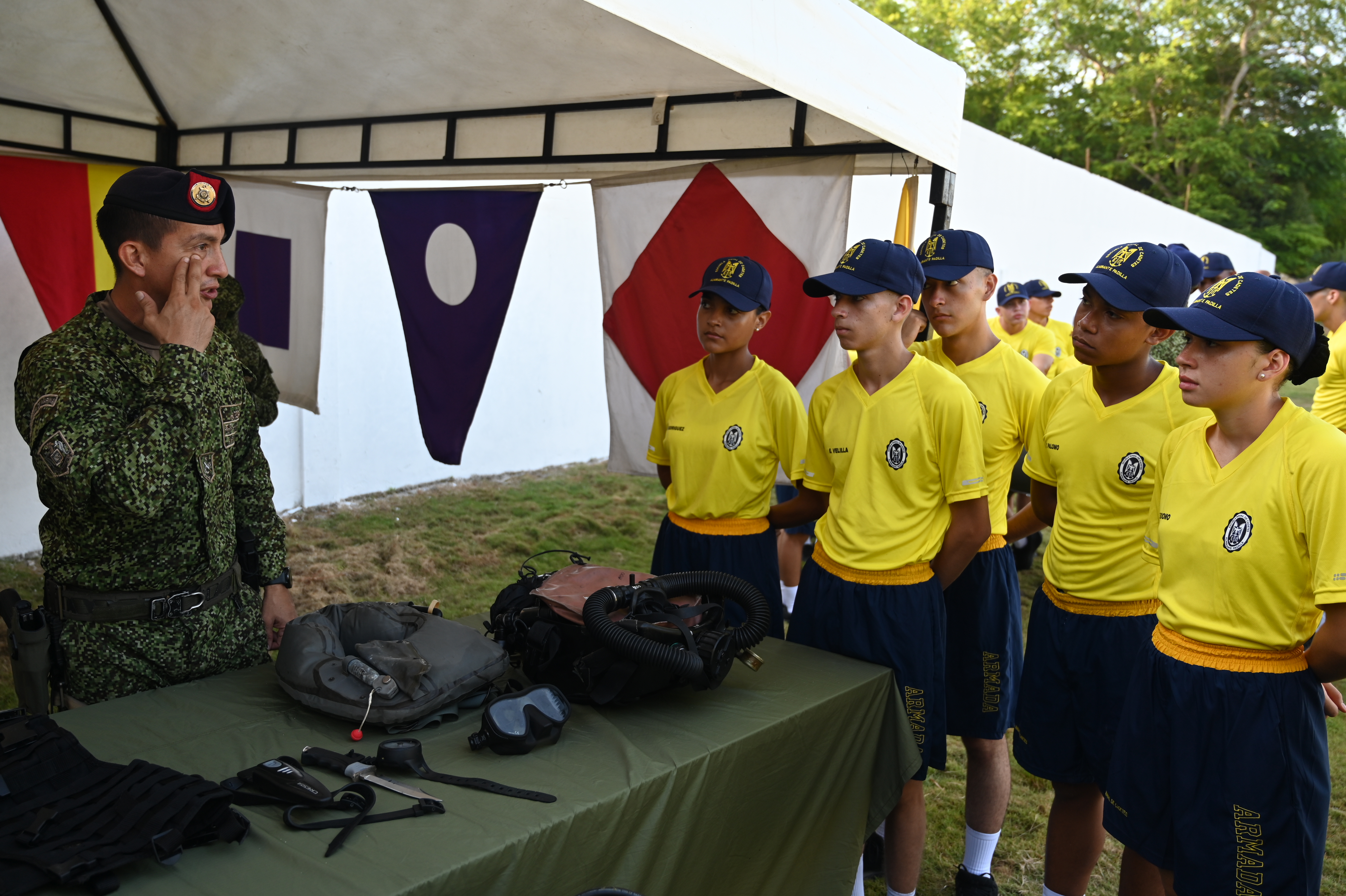 Instrucción de equipos de buceo
