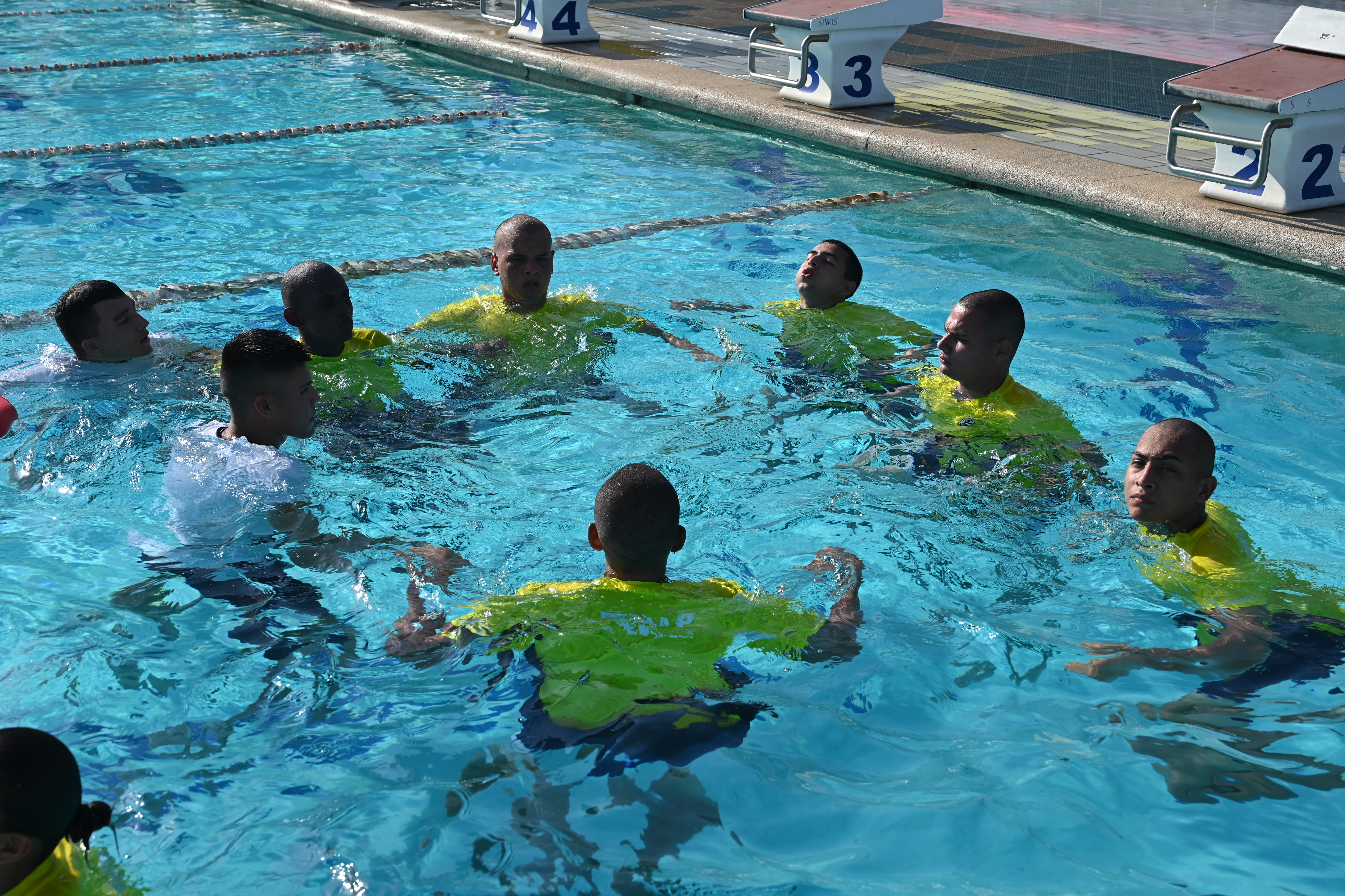 Instrucción básica equipos de buceo